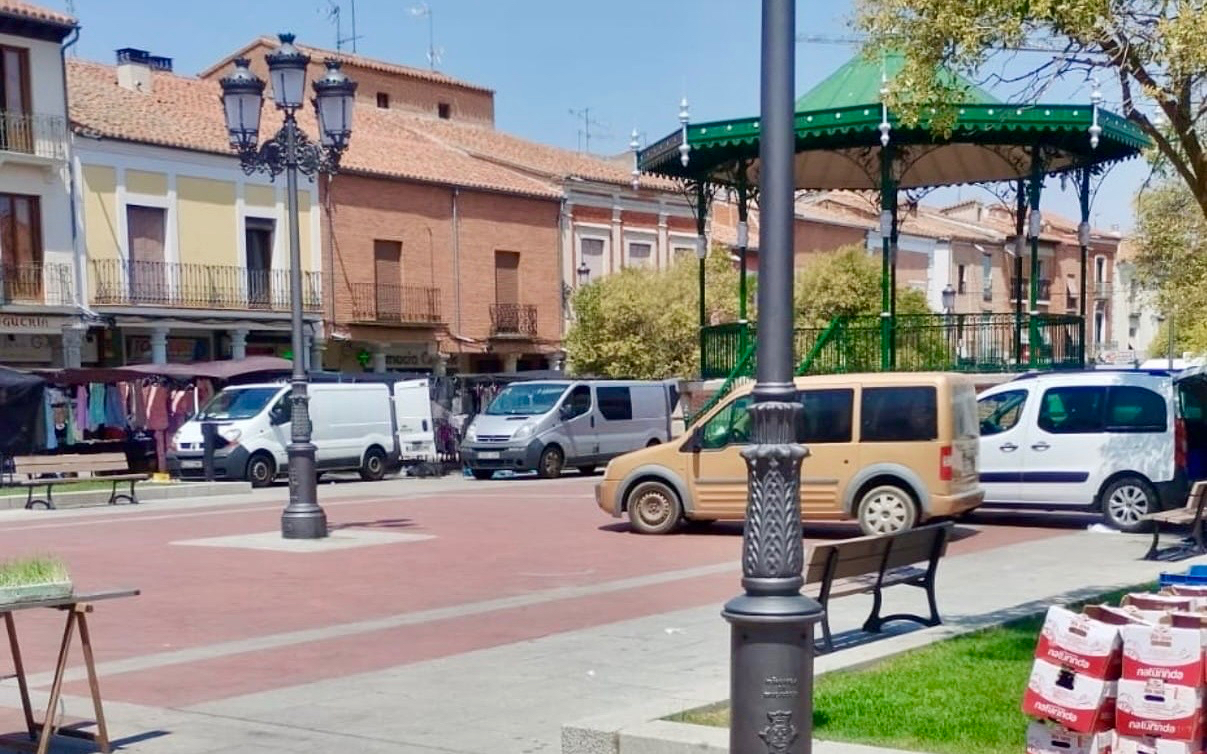 Peñaranda en Común pide al gobierno local mano dura para hacer cumplir la ordenanza de la venta ambulante y acabar con la suciedad en las plazas
