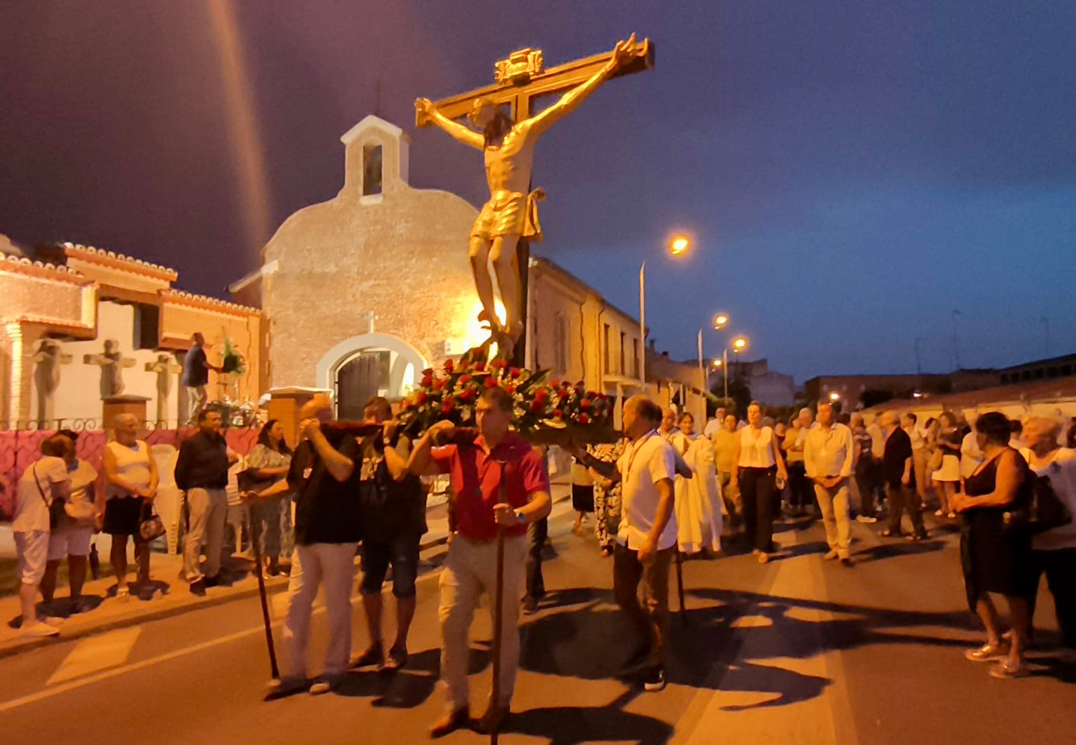 Masiva devoción al Santo Cristo del Humilladero en su fiesta anual