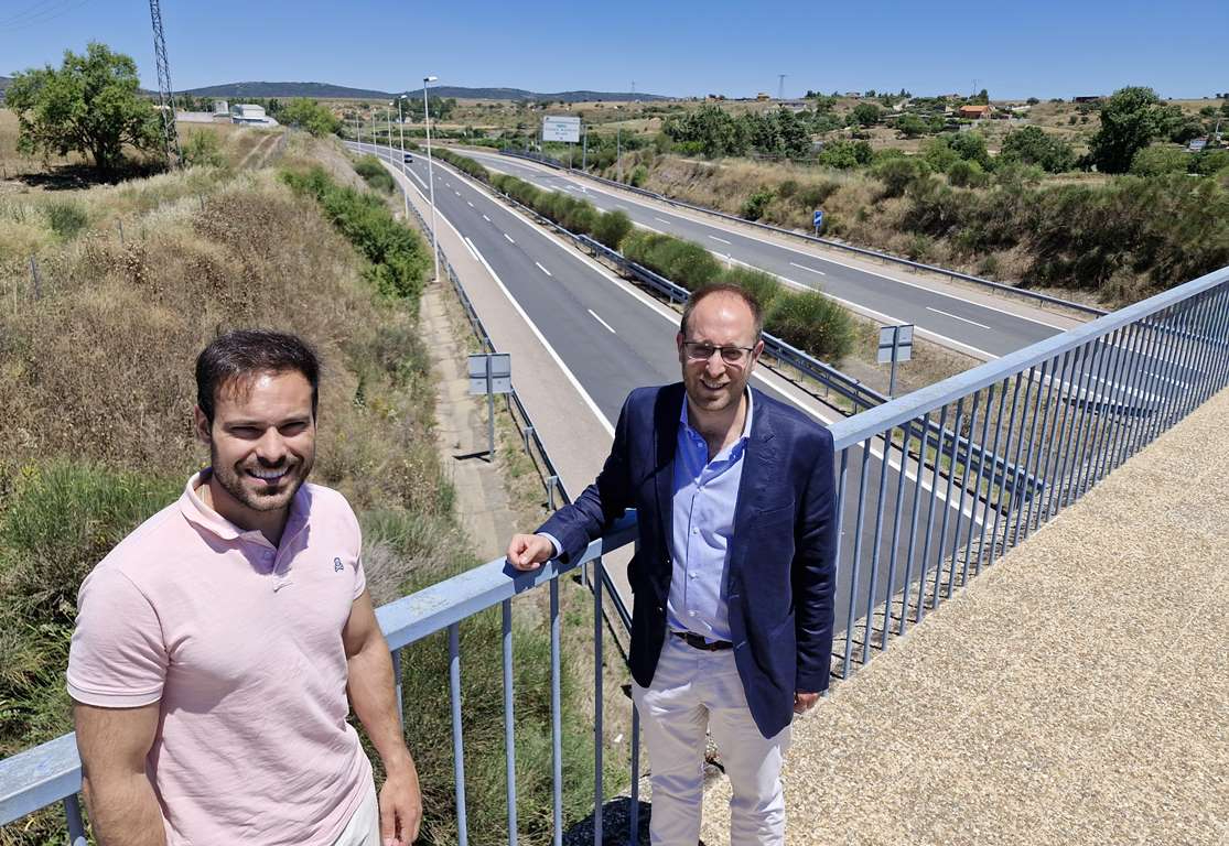 El alcalde remite una nueva carta a Óscar Puente ante el clamor popular por el estado de la A-62