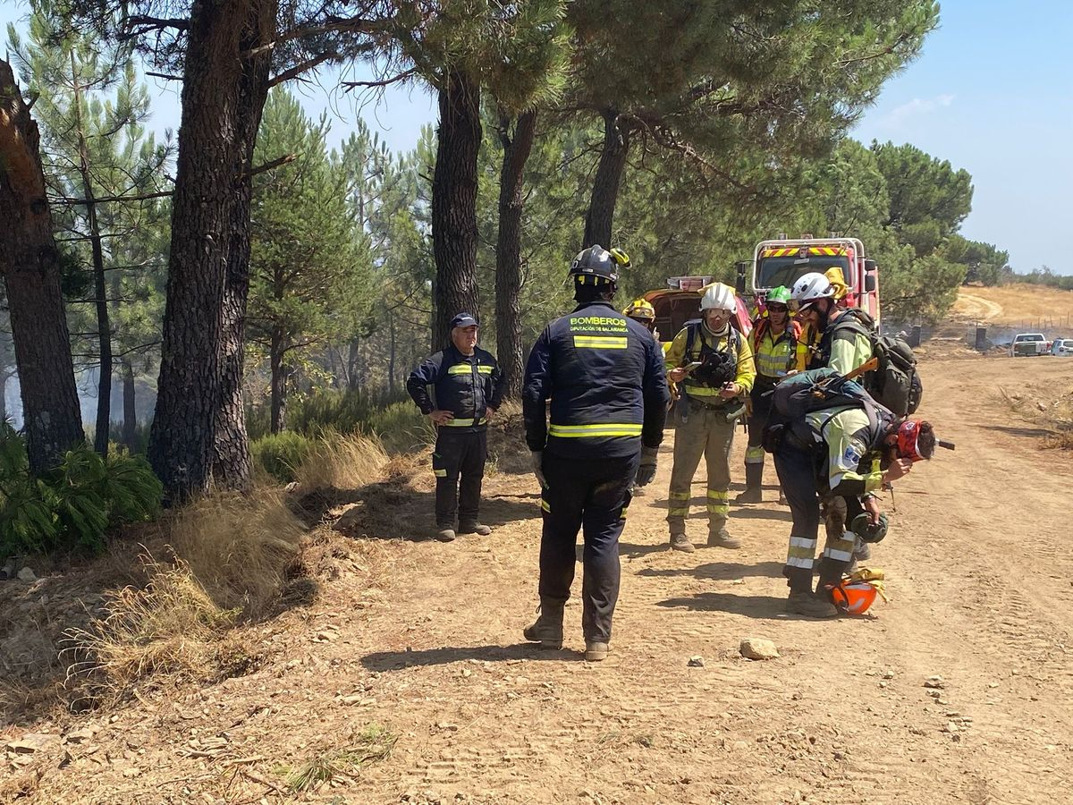 El incendio de La Alberca baja a nivel 1 coincidiendo con el día grande de la localidad