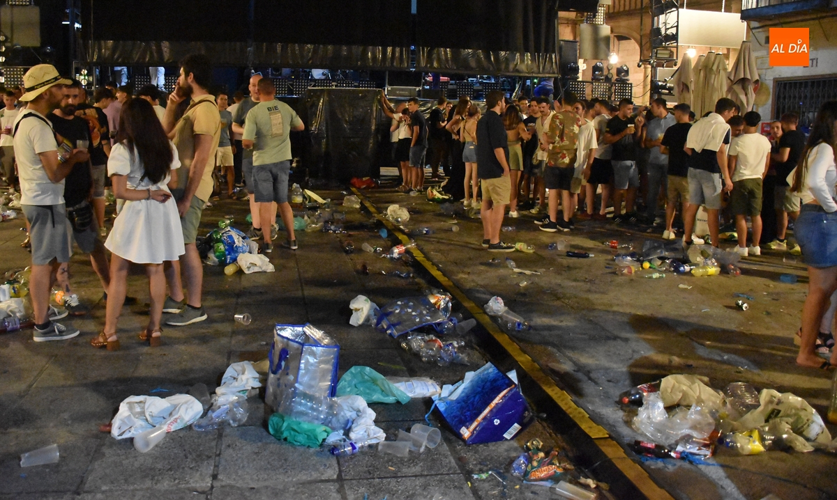 El Martes Mayor deja 22.450 kilos de basura, un 12,2% más que el Martes Chico