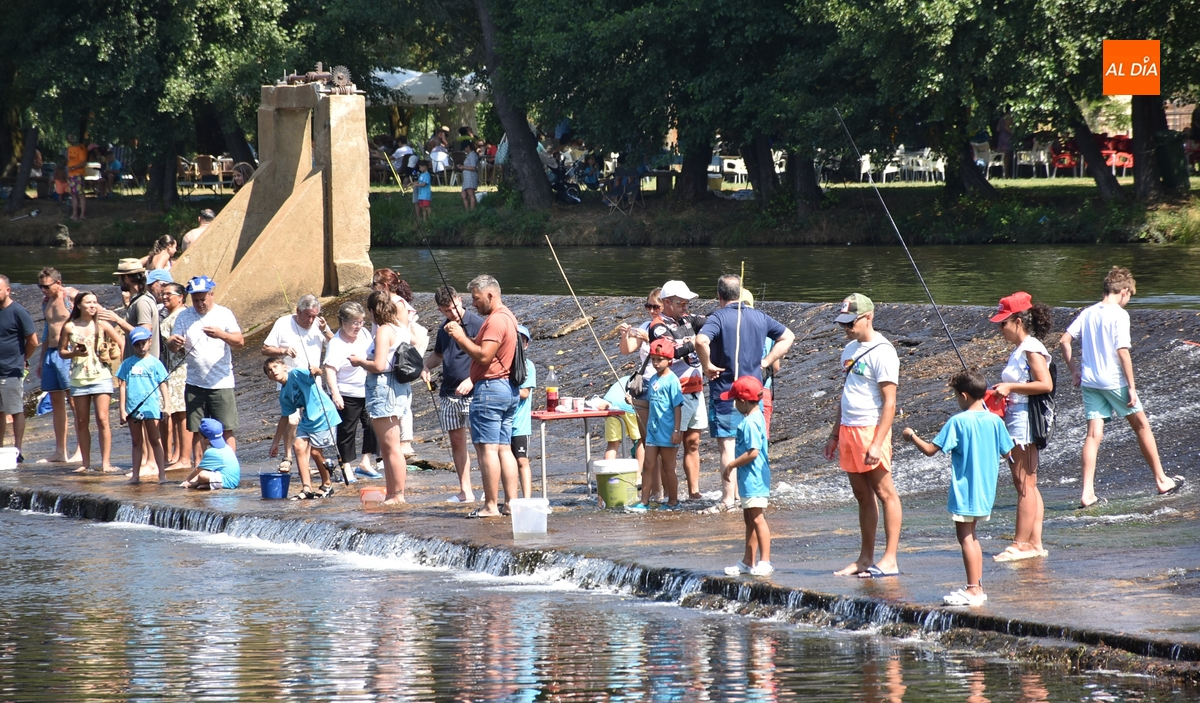 Aitor Gil con 142 peces y Celia Pacheco con 110 ganan el Concurso de Pesca Infantil