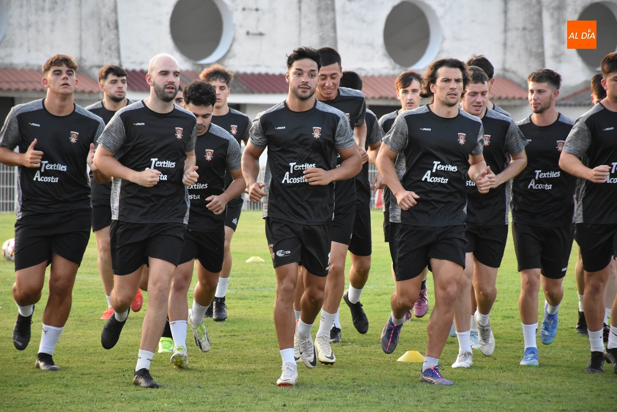 El Ciudad Rodrigo arranca los entrenos del curso 2025/2026 con ganas, compromiso e ilusión
