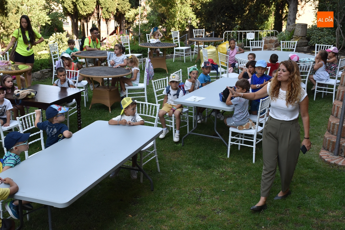 El Parador recibe al grupo de pequeños de Conciliamos