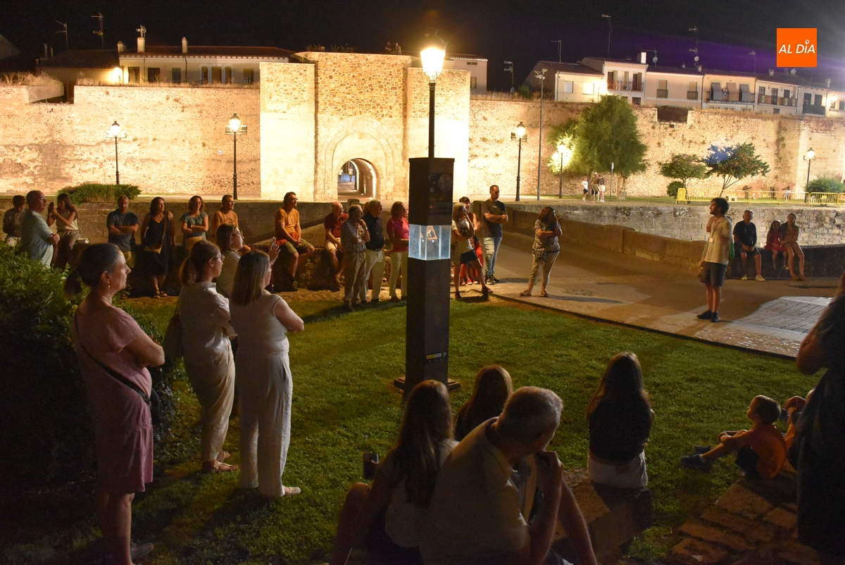 Más de medio centenar de personas se va de ruta con Astróbriga por el Sistema Solar a escala