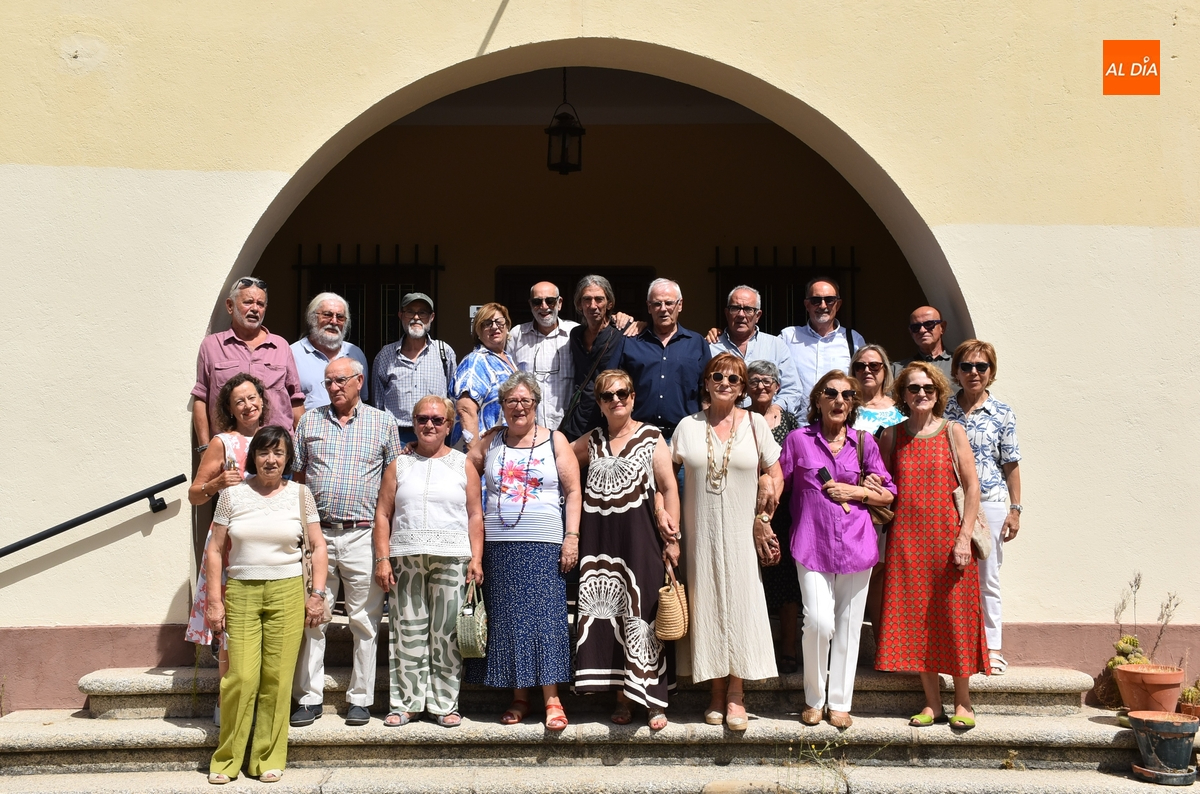 La única promoción mixta de Magisterio de las Teresianas se reúne medio siglo después de acabar