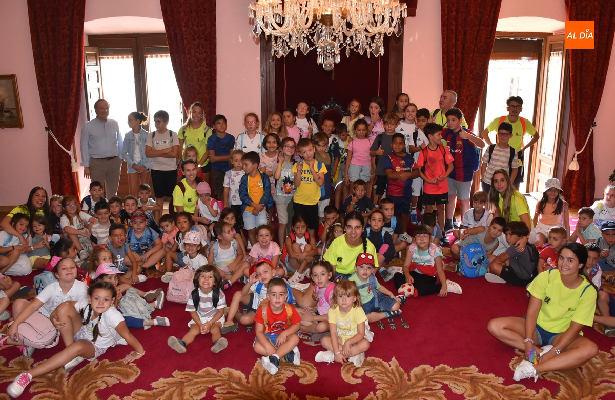 Los participantes en Conciliamos descubren por dentro el Palacio Episcopal