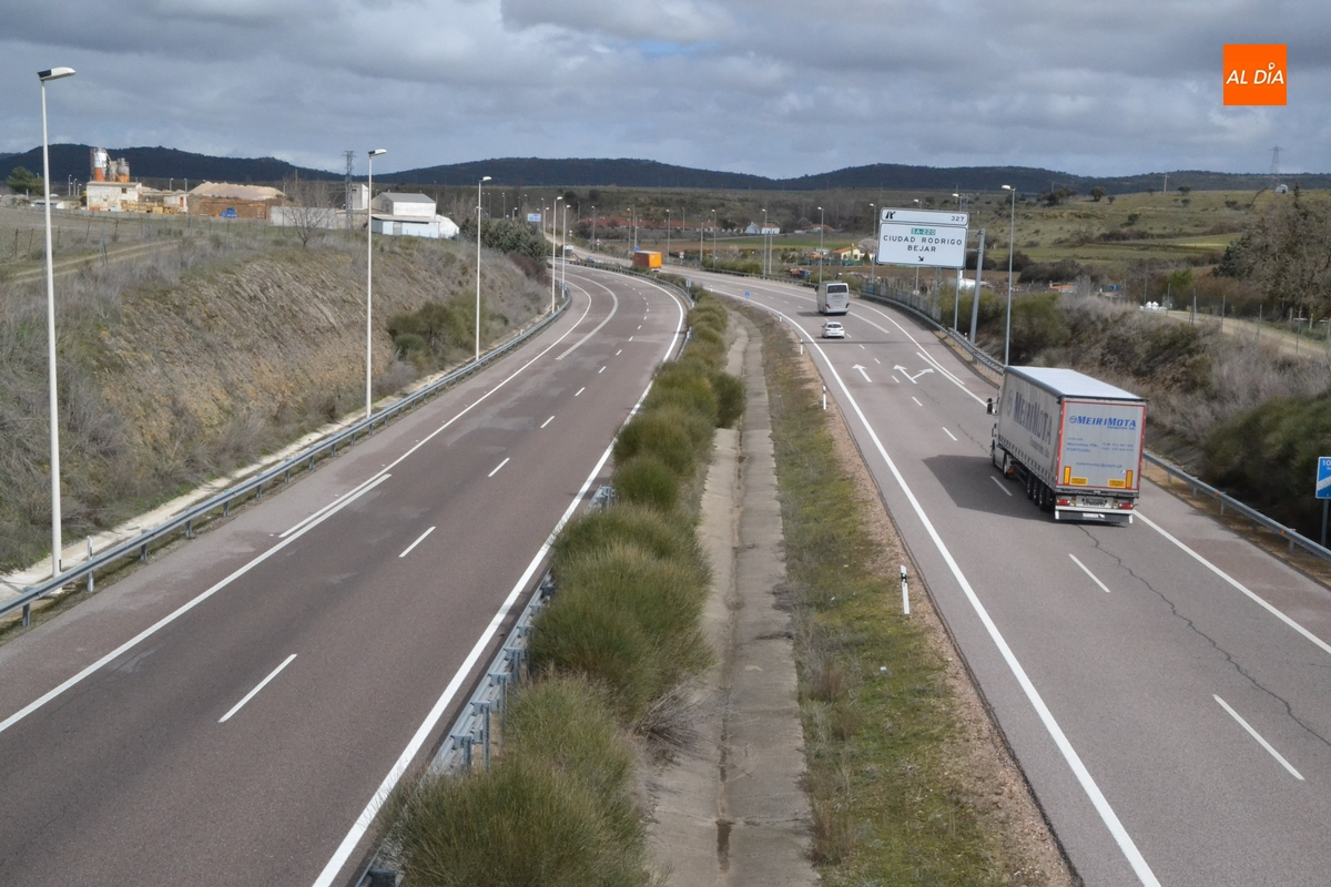 Herido un hombre de 70 años tras un accidente en la A-62 por salida de vía en Carpio de Azaba