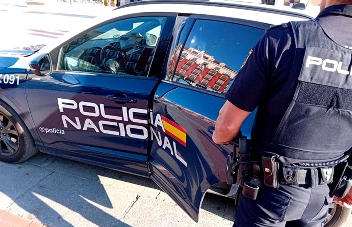 Lo pillan in fraganti dentro de un coche en Salamanca y una testigo lo delata por forzar otro al lado