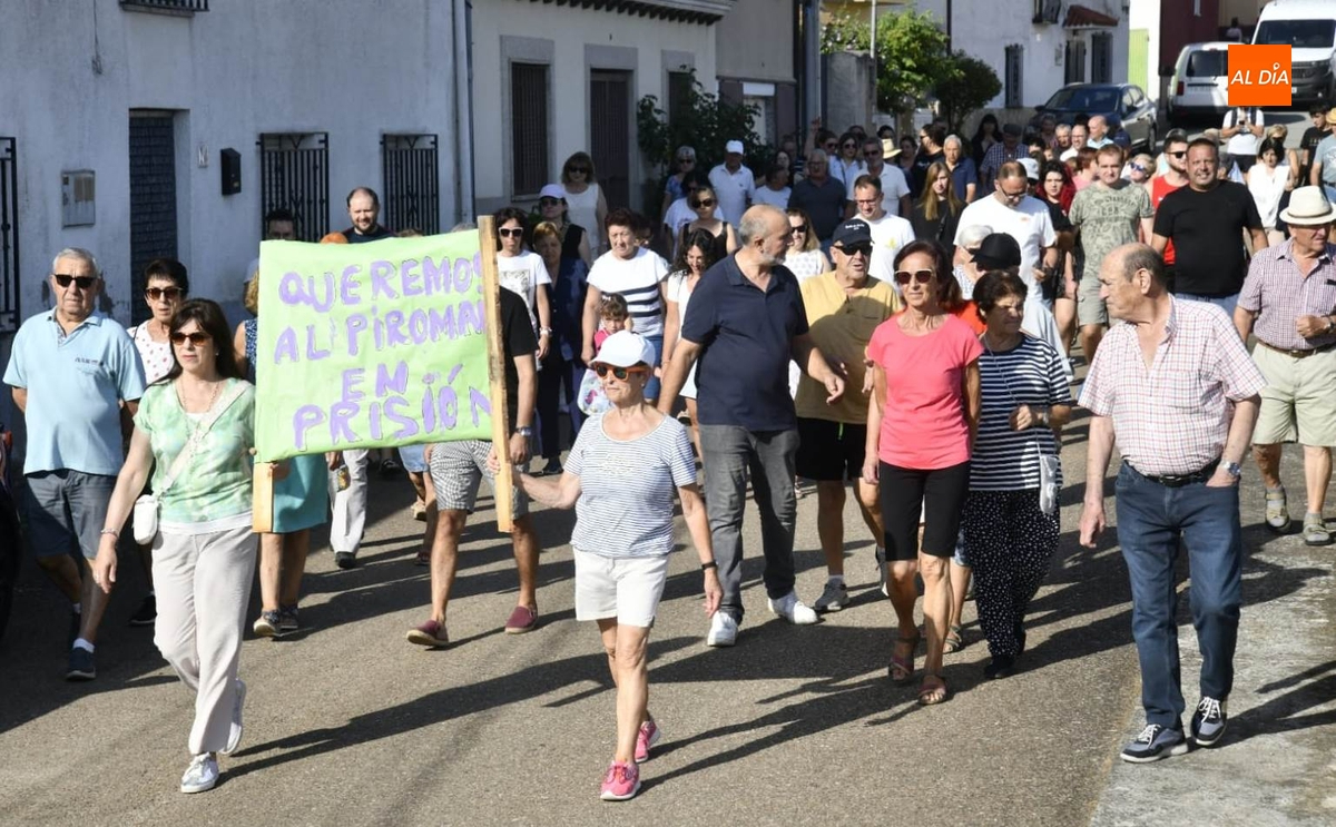 Campillo de Azaba se manifiesta para exigir que se coja al culpable de los incendios intencionados