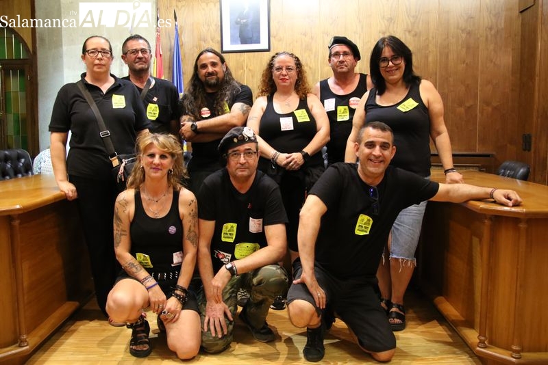 The Vikis repasan 40 años de historia en un emotivo pregón que abre las fiestas de Alba de Tormes