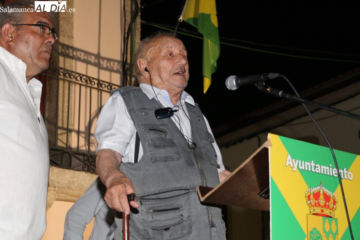 Abilio Alonso, alma de cacharrero, emociona a Peralejos de Abajo en el pregón que da inicio a sus fiestas