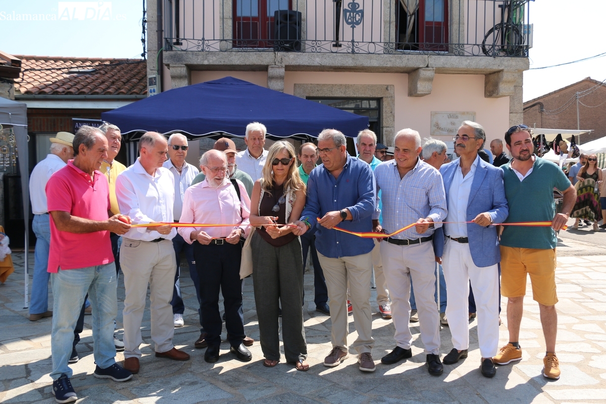 La XVII Feria Agroalimentaria de Peralejos de Abajo arranca con más de 30 expositores y el respaldo de la Diputación