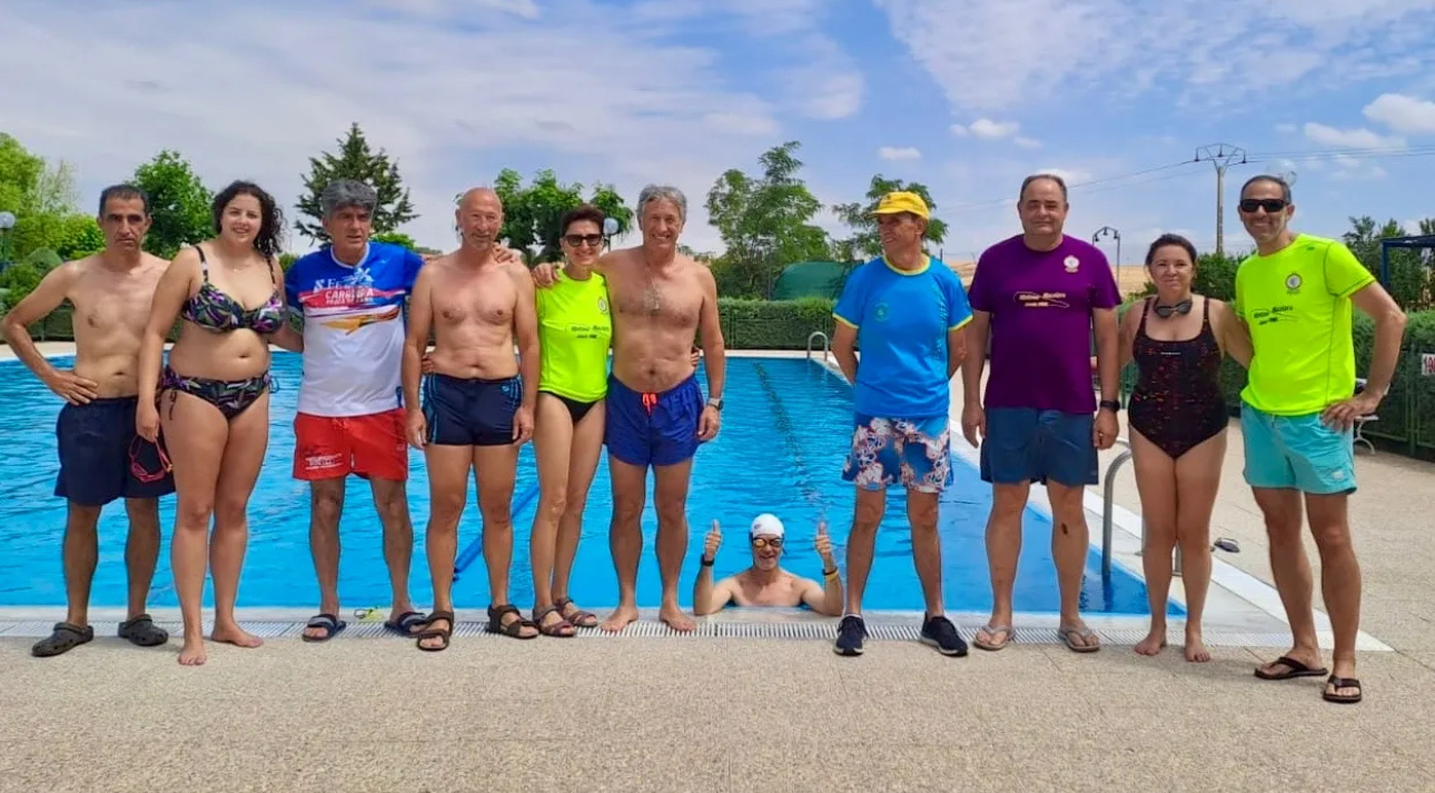 Macotera recauda 1.250 euros mojándose por la esclerosis múltiple