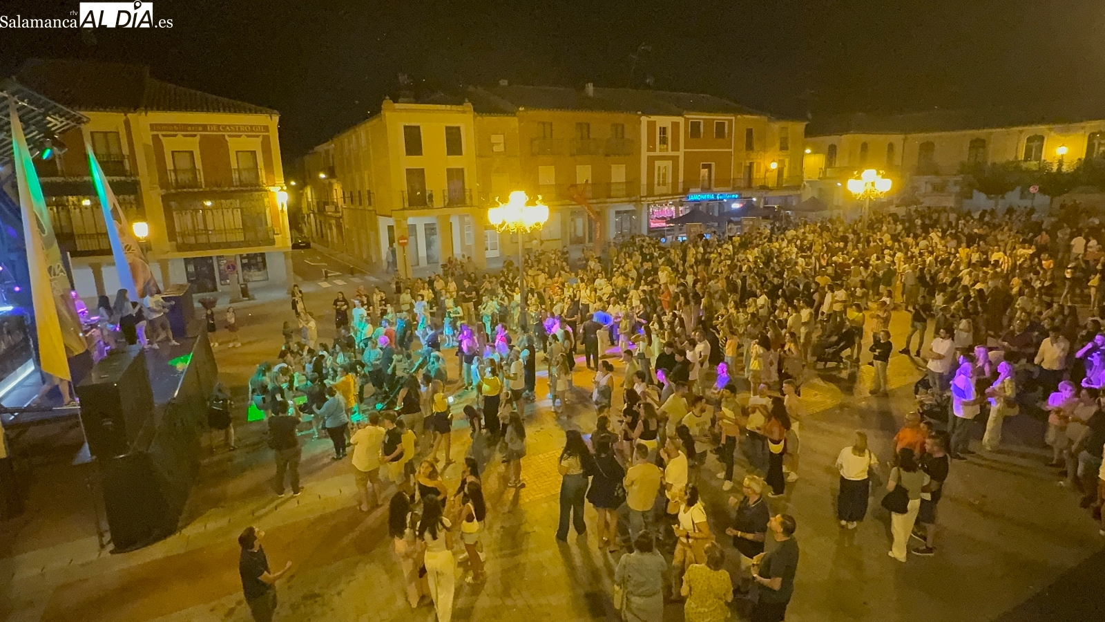 Multitudinarias campanadas en agosto: así arrancaba el I Festival Airadilos en Peñaranda