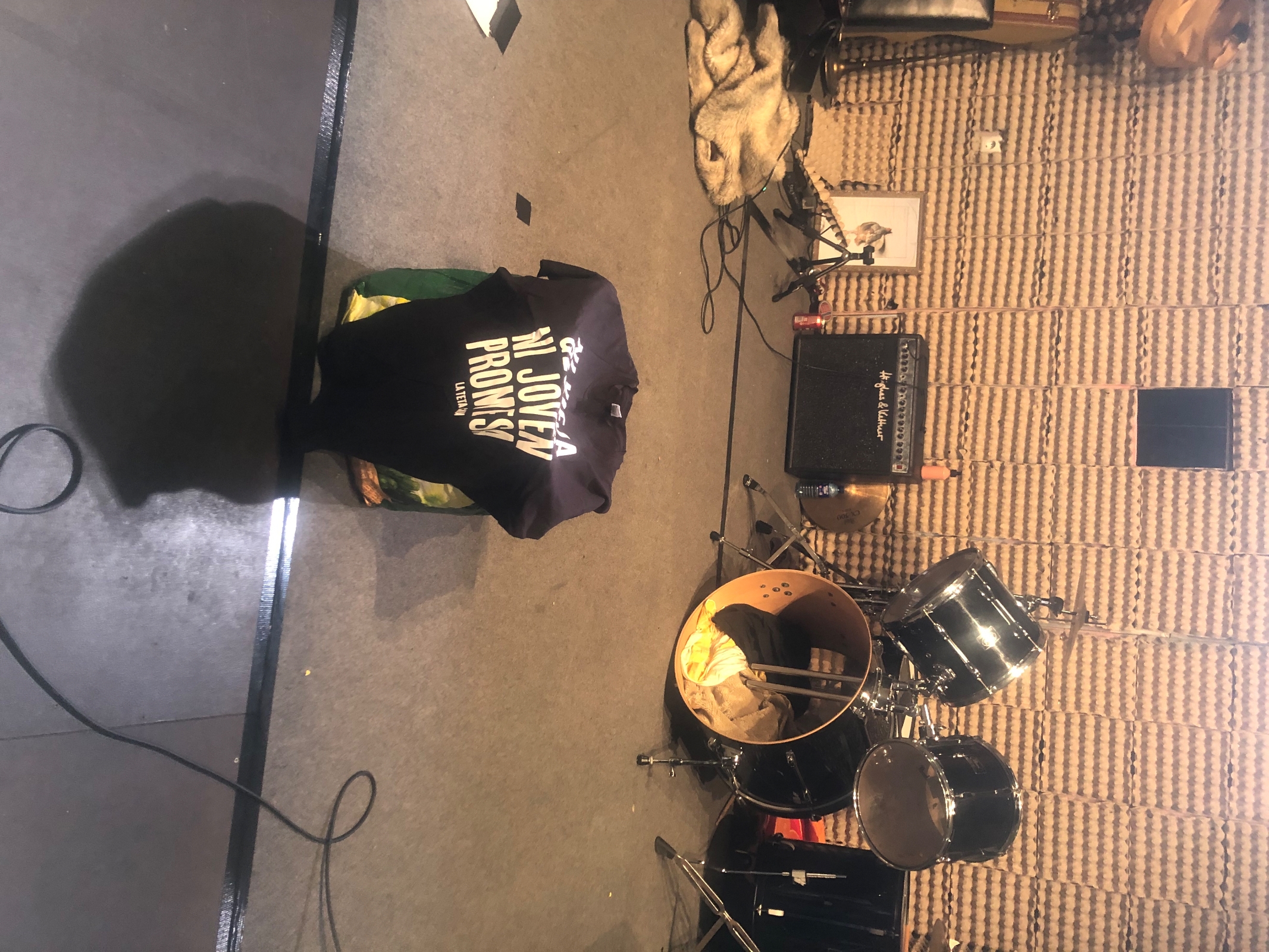 Nem velhas glórias nem jovens promessas 