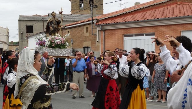 Decenas de actos y siete días de fiesta en Babilafuente en honor a San Roque