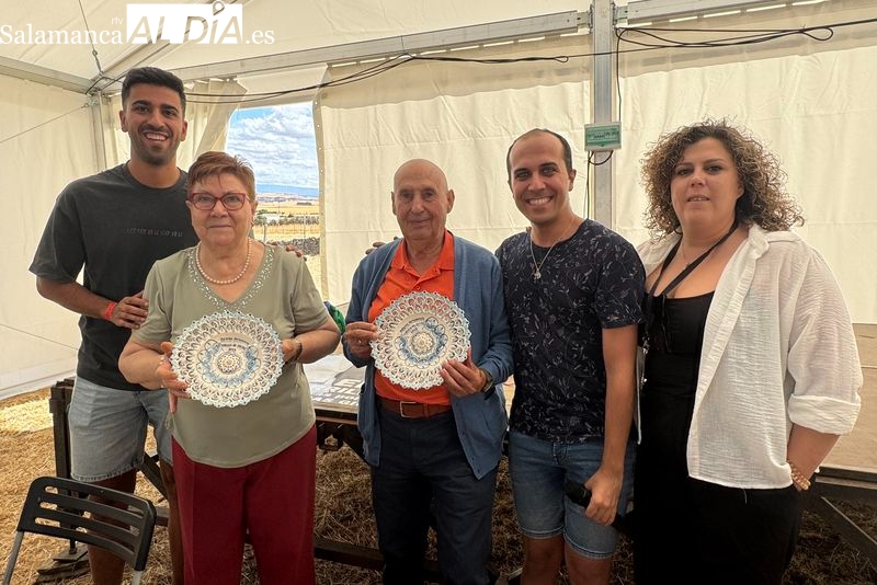Victor Yáñez y Pepa Hernández, protagonistas del homenaje a los mayores en las Fiestas de Palomares de Alba