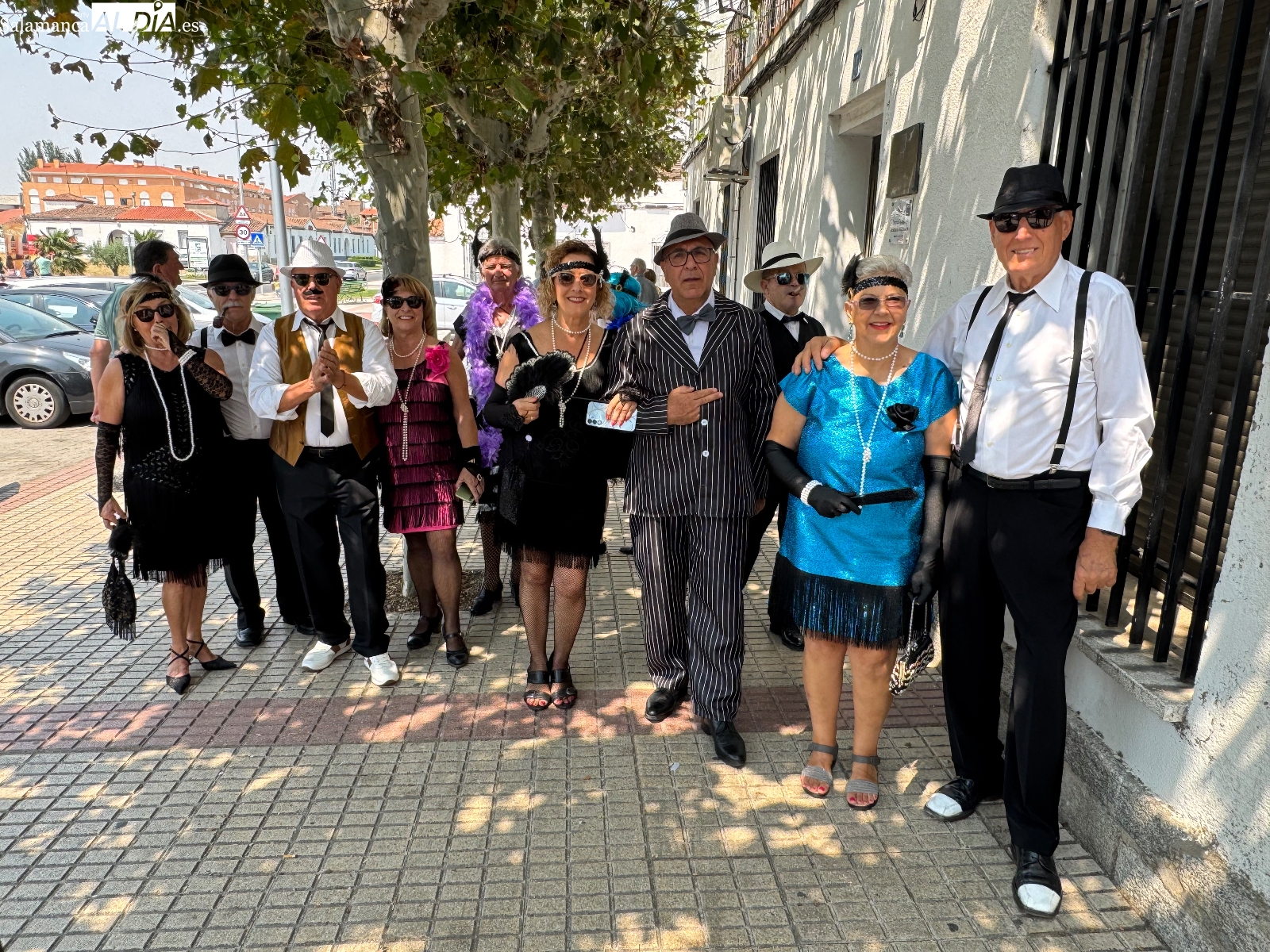 Una tradición que no se pierde: la mítica Peña La Cabra vuelve a las calles este Jueves de ferias repartiendo carcajadas y bailes