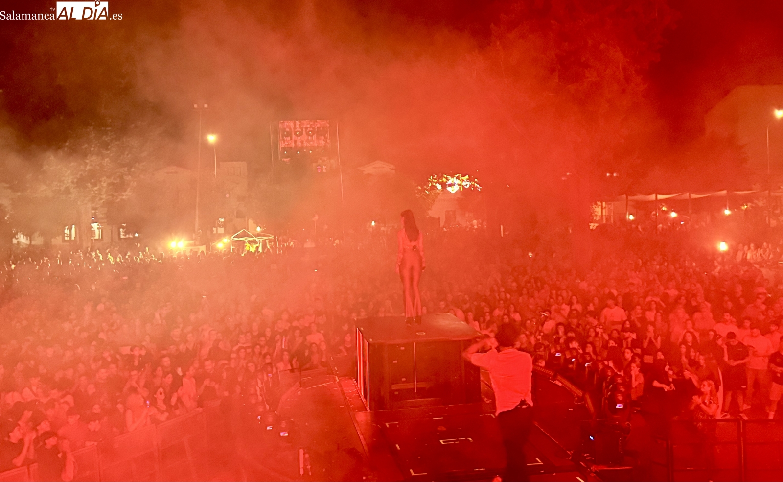 Miles de personas llenan La Huerta para vivir el espectáculo de La Misión