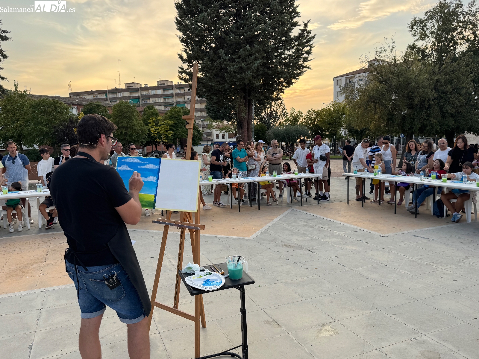 Decenas de pequeños y familias dan rienda suelta a la creatividad con la novedosa actividad festiva ‘Peñaranda Pinta’