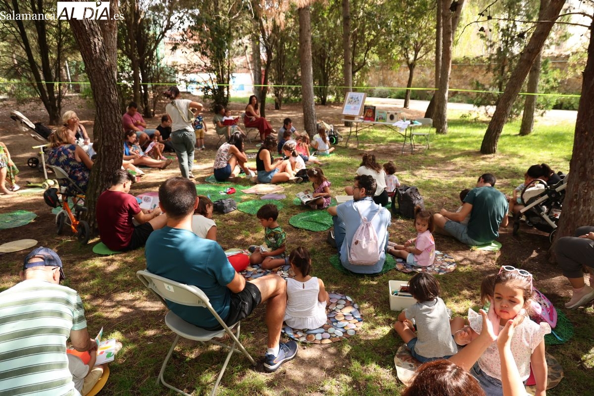 Últimos días para disfrutar en familia del programa de lectura Al aire libro en el parque de los Jesuitas