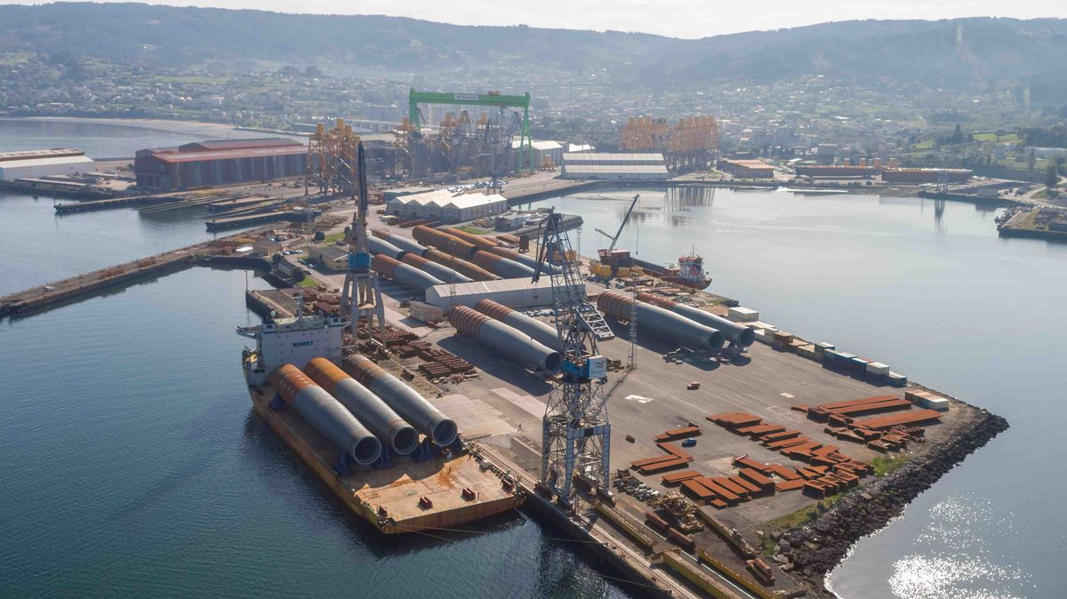 Iberdrola recibe los últimos monopilotes fabricados por Navantia - Windar para su parque eólico marino Windanker 