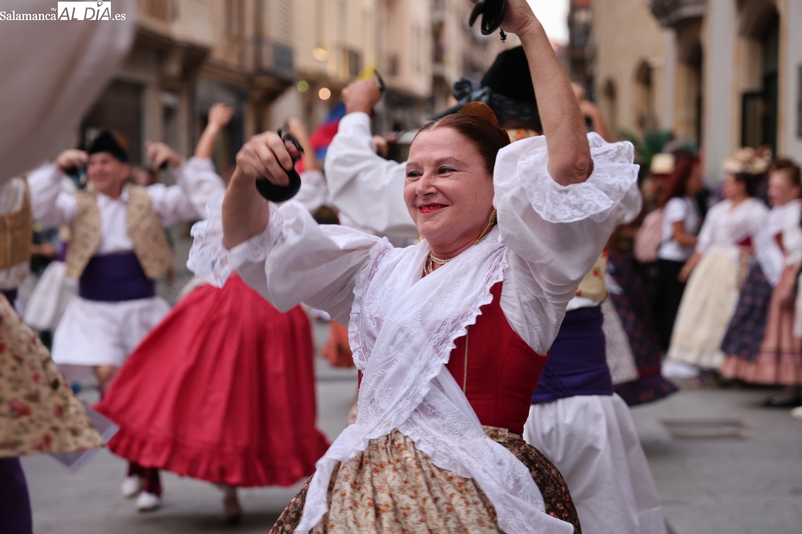 El folclore de Macedonia, Croacia, Colombia y varias regiones españolas llenará de música y danza el centro de Salamanca este viernes