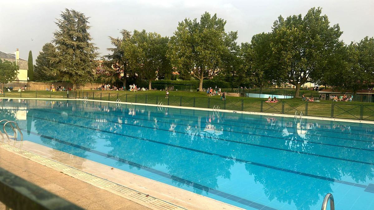La moda de defecar en piscinas llega a Salamanca: este lunes se tuvo que cerrar la del Helmántico