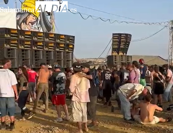 VÍDEO | La rave en el pantano de Santa Teresa: dos grandes escenarios, un puesto de venta de drogas y una casa de socorro para emergencias