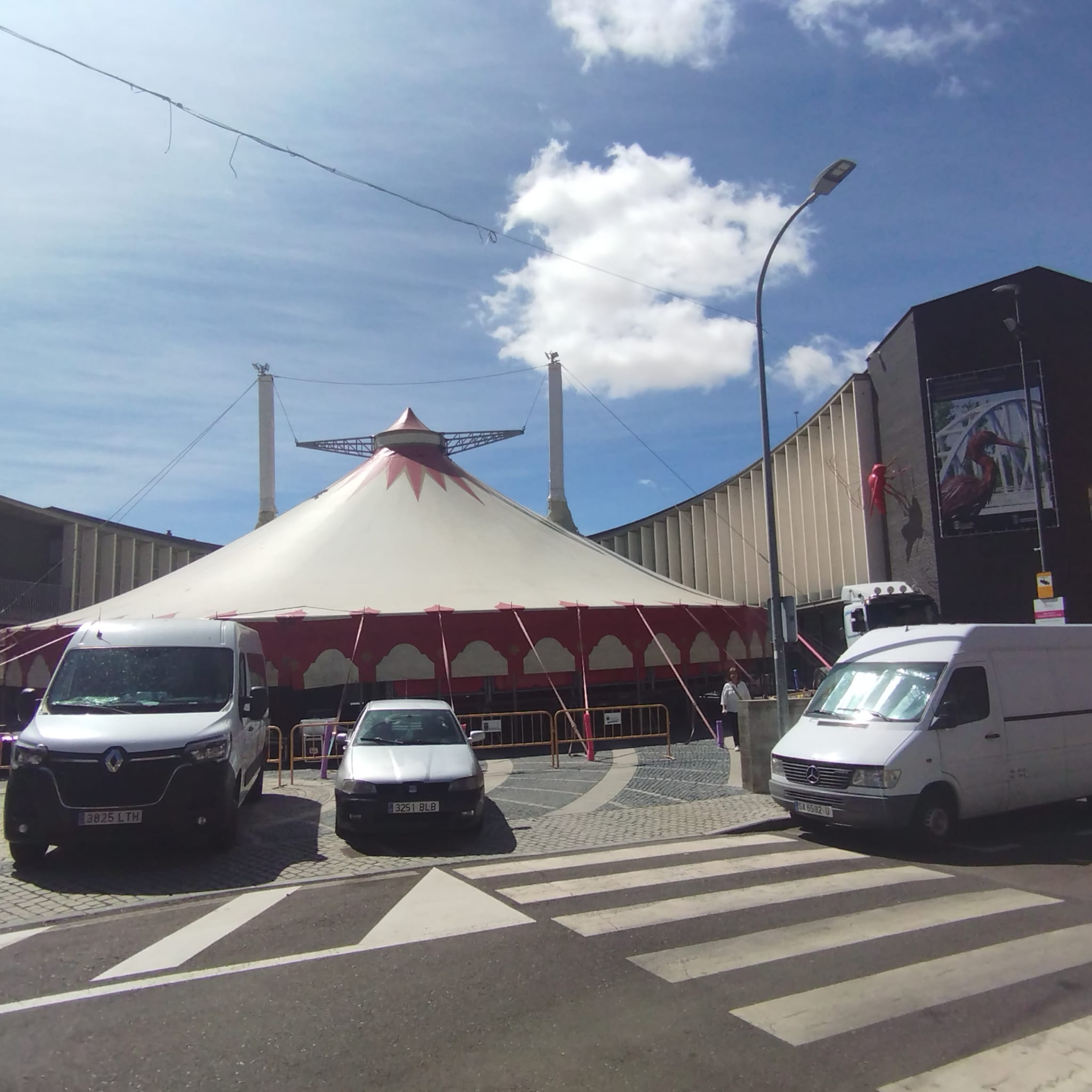 La magia y el humor de Toni Rivero dan el pistoletazo de salida a la octava edición de Volatiritormes