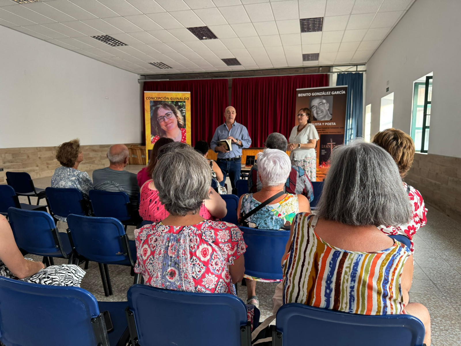 Benito González y Concepción Guinaldo acercan sus novelas al público de Cantalpino