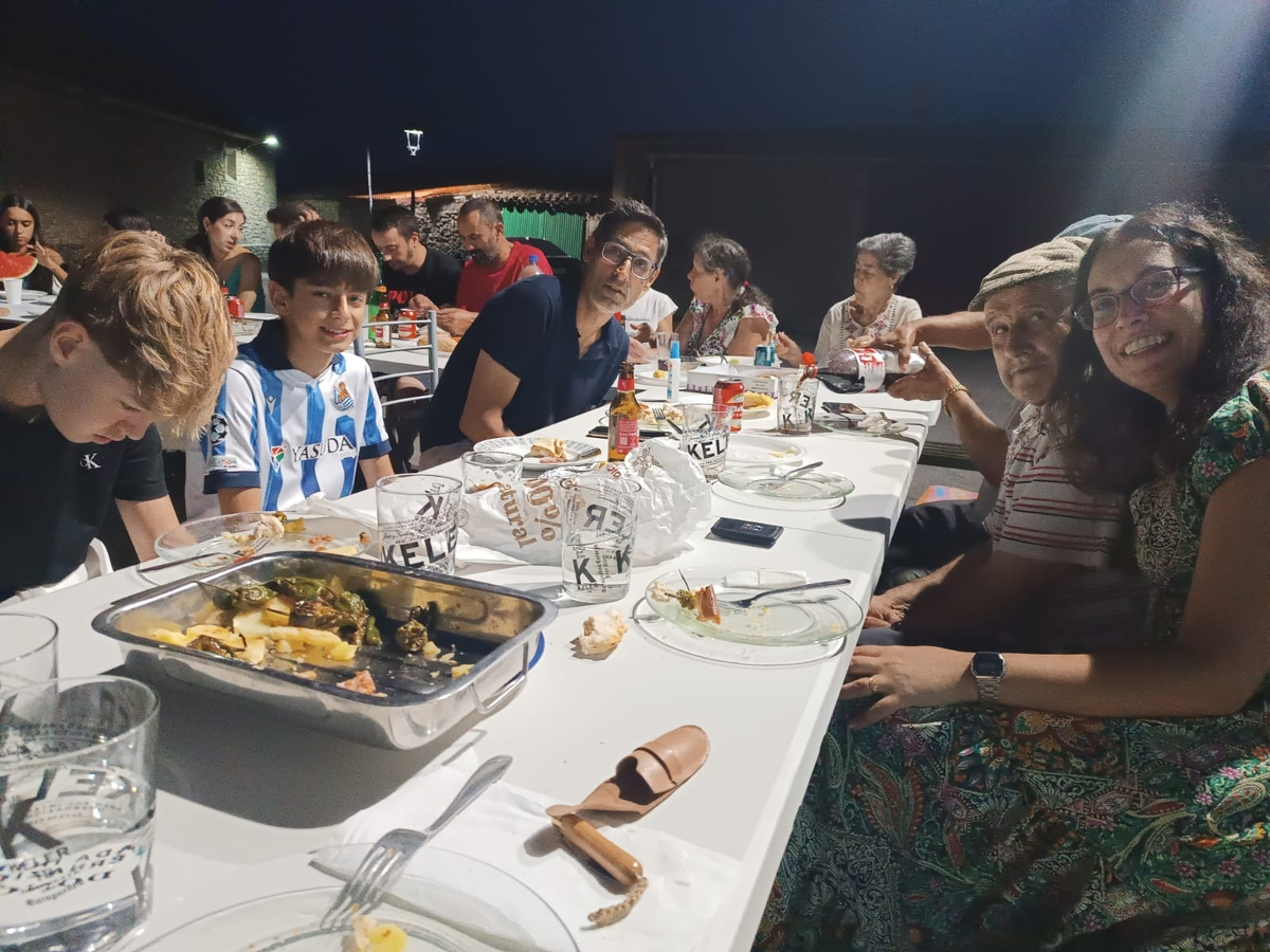 Peralejos de Arriba se organiza: éxito del primer Bingo Musical en sus Noches Culturales de verano