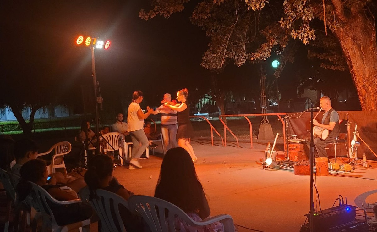 Vitigudino se despide de las Ferias y Fiestas 2025 con la actuación de  DonTamboril con ‘Una tradición Reciclada