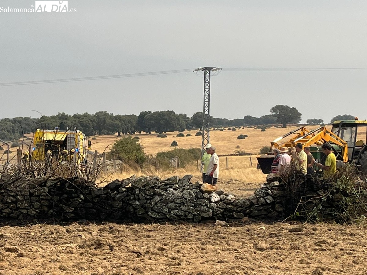 Controlado un incendio en Pozos de Hinojo declarado junto a una planta de placas solares
