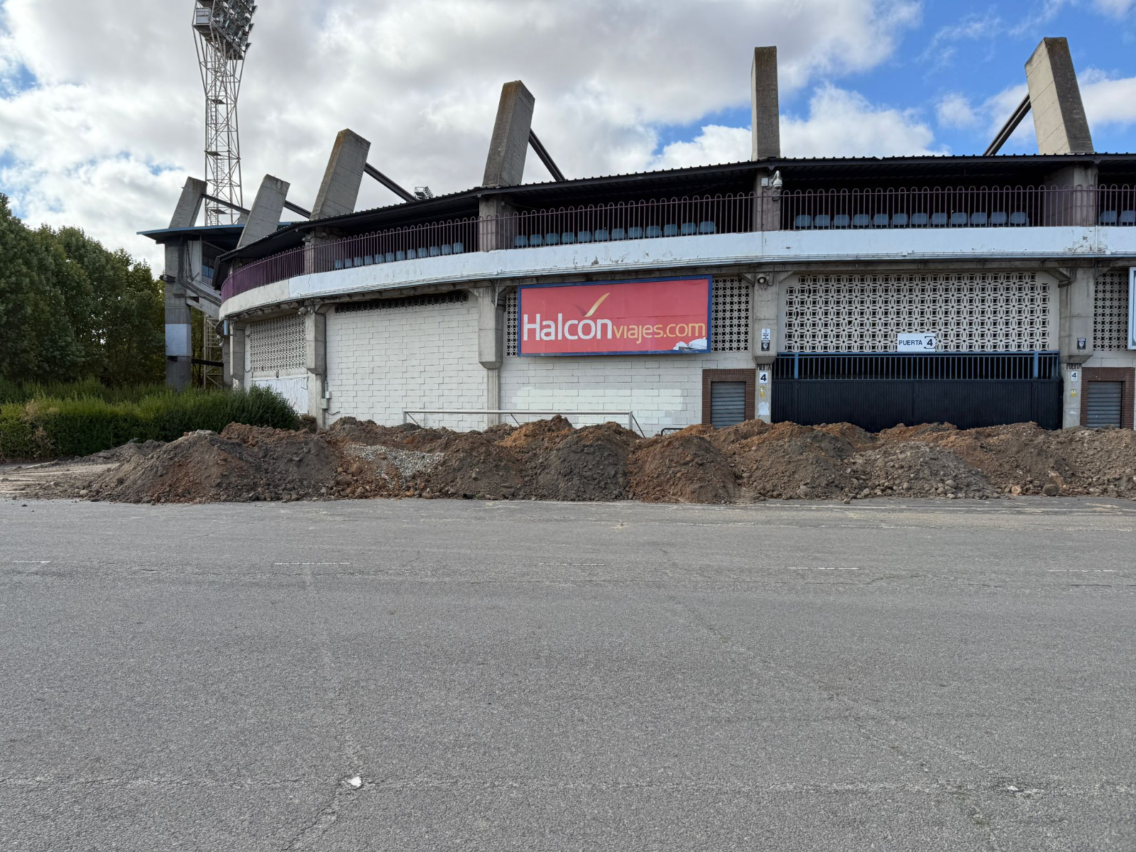 Novedades Salamanca UDS: podría pedir jugar fuera la segunda jornada, drenaje al césped, opción de tres equipaciones, TV, falta un fichaje top... y más