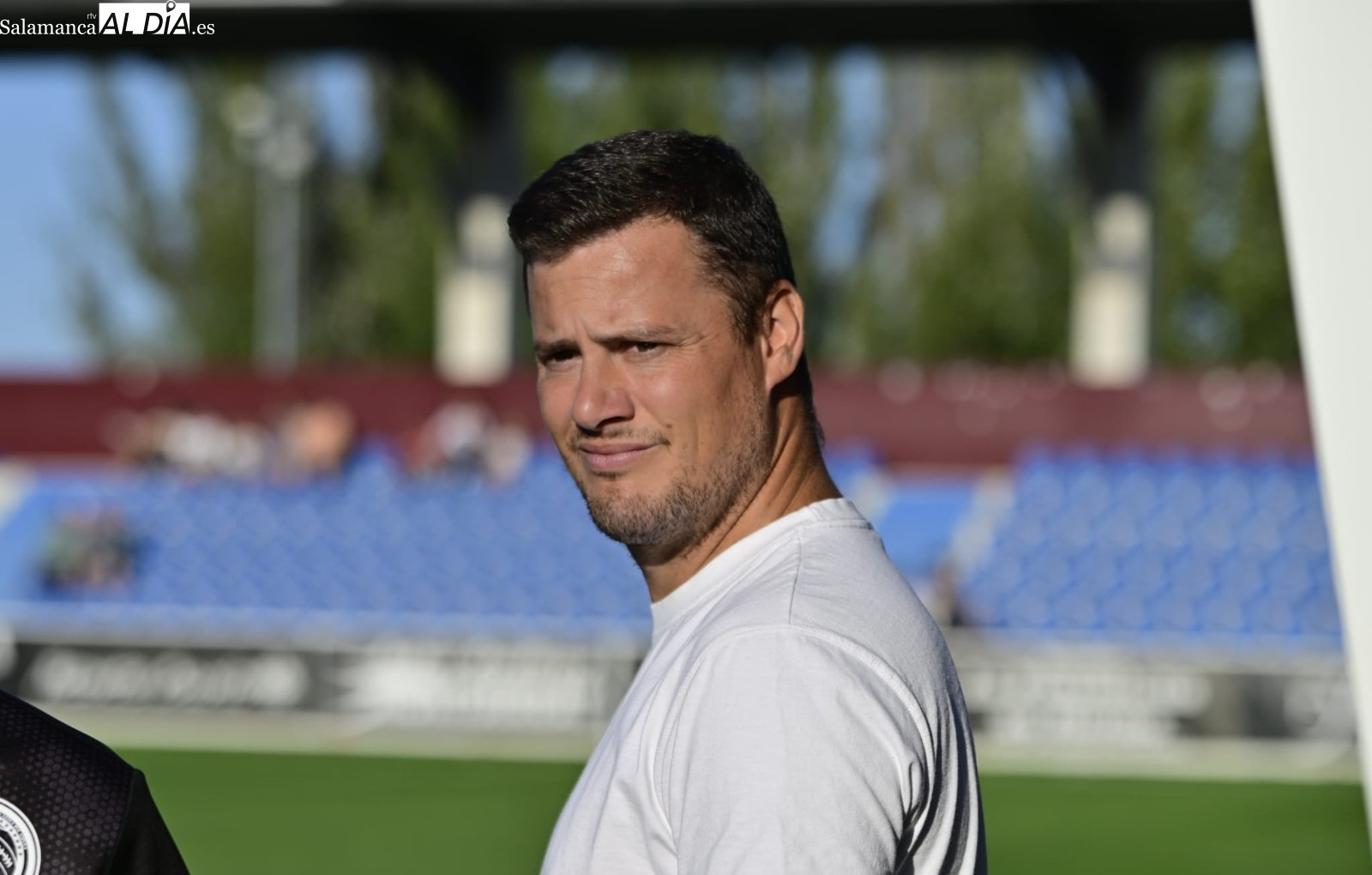 Oriol Riera pega un palo tremendo en Unionistas tras romper una puerta: Vamos justos de jugadores diferenciales arriba. Nos falta talento y somos inferiores a todos