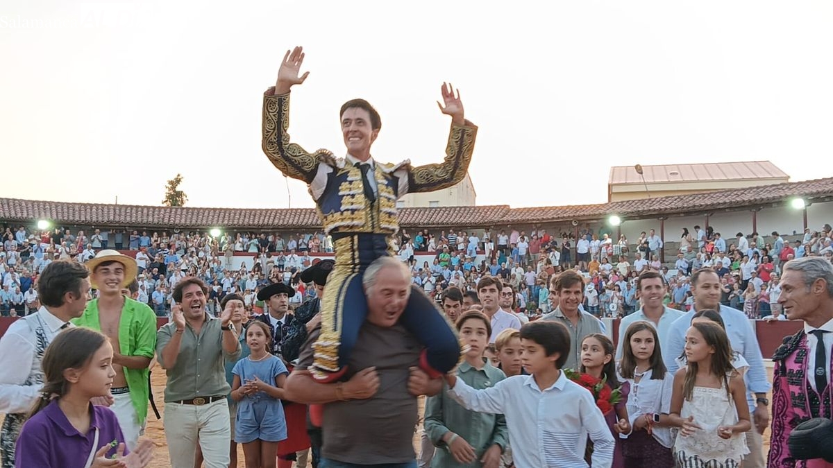 VÍDEO Y FOTOS | El Capea, despedida con honores