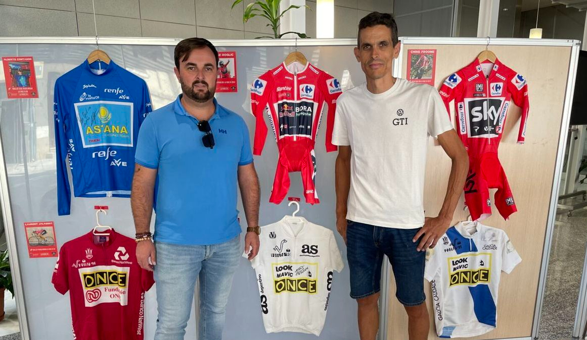 Guijuelo calienta motores para La Vuelta con una exposición de sus maillots más icónicos