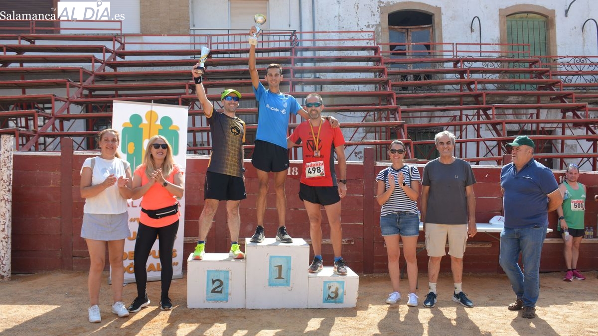 Corredores de todas las edades participan en la X Toromaratón de Lumbrales