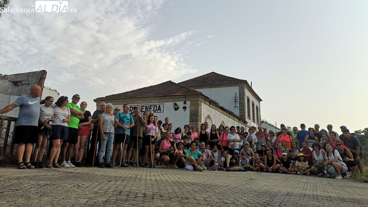 La caminata a la estación de Valdenoguera abre una intensa jornada de actividades en La Fregeneda