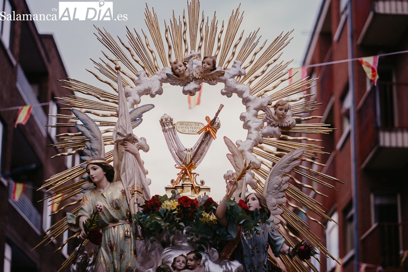 El paso procesional del Santo Brazo de Santa Teresa afronta una urgente restauración integral