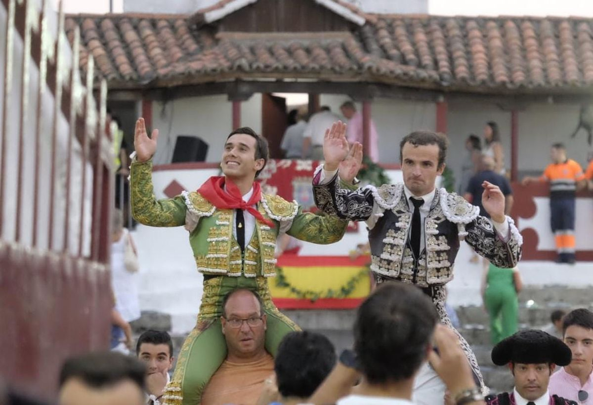 VÍDEO Y FOTOS | Damián Castaño e Ismael Martín triunfan con una notable corrida de José Enrique Fraile de Valdefresno