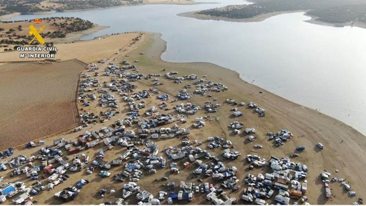 VÍDEO | La rave ilegal en Salamanca reunió a 8.000 personas y acabó con seis detenidos y más de 300 denuncias 