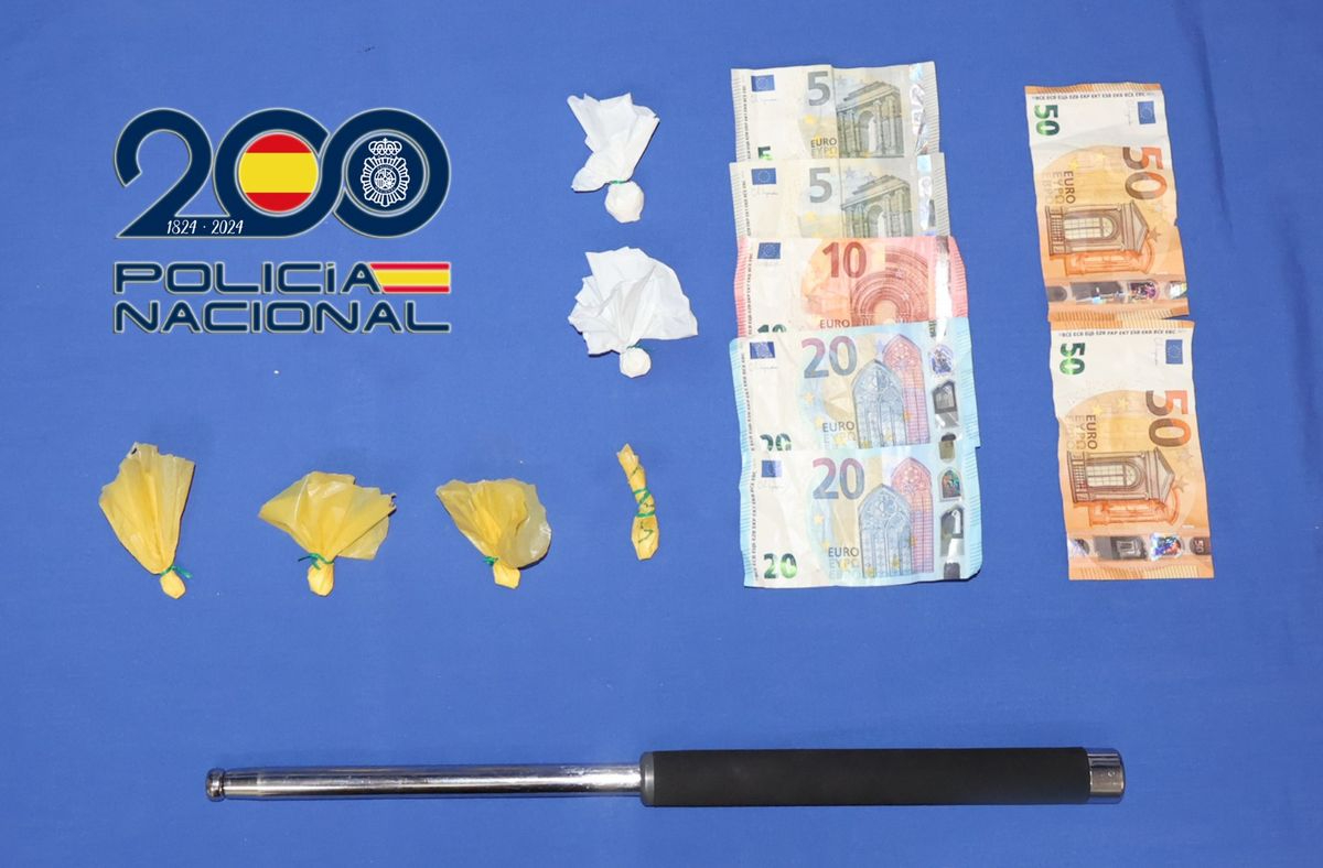 Detenido el portero de un local de ocio en Salamanca con droga preparada para la venta y un arma prohibida
