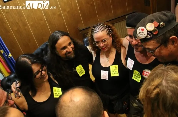 The Vikis repasan 40 años de historia en un emotivo pregón que abre las fiestas de Alba de Tormes | Imagen 1