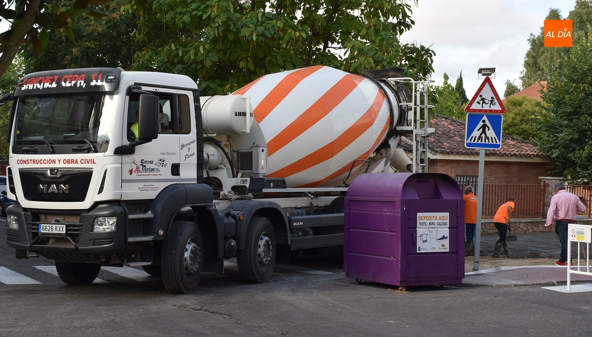 Completada la transformación del antiguo solar de tierra de la calle Escuelas