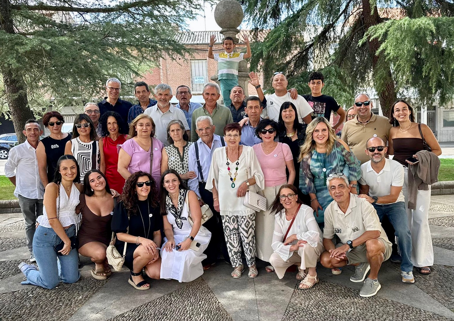 Emotivo reencuentro de la familia Díaz en Peñaranda reúne a más de 30 integrantes