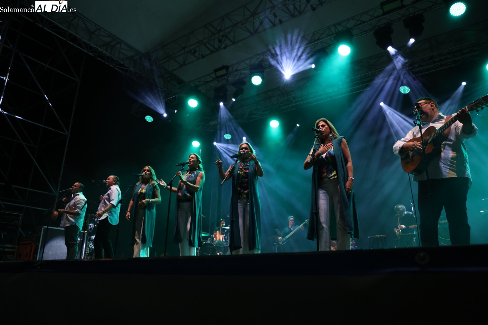 VÍDEO y FOTOS | La rumba de Siempre Así conquista una Plaza Mayor abarrotada