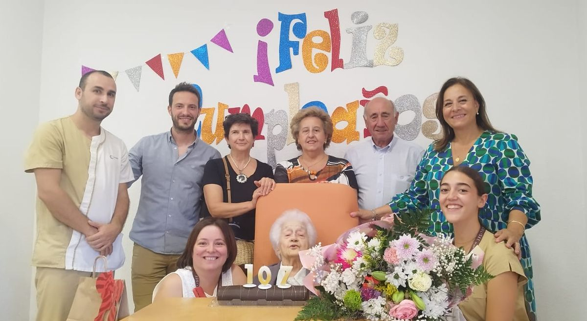 Lola González Varea celebra su 107 cumpleaños en Santa Marta